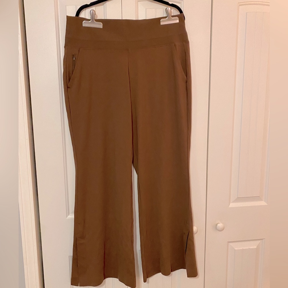 NWOT Athleta Venice Flare Pants 1X